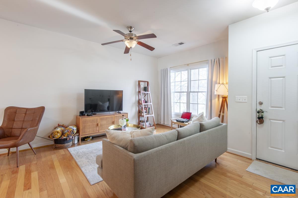 1048 SW 5TH ST, CHARLOTTESVILLE, Virginia 22902, 3 Bedrooms Bedrooms, ,2 BathroomsBathrooms,Residential,1048 SW 5TH ST,675413 MLS # 675413