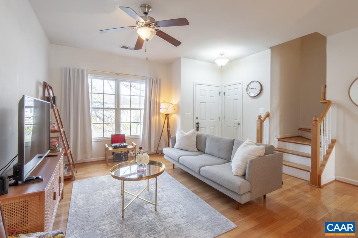 1048 SW 5TH ST, CHARLOTTESVILLE, Virginia 22902, 3 Bedrooms Bedrooms, ,2 BathroomsBathrooms,Residential,1048 SW 5TH ST,675413 MLS # 675413