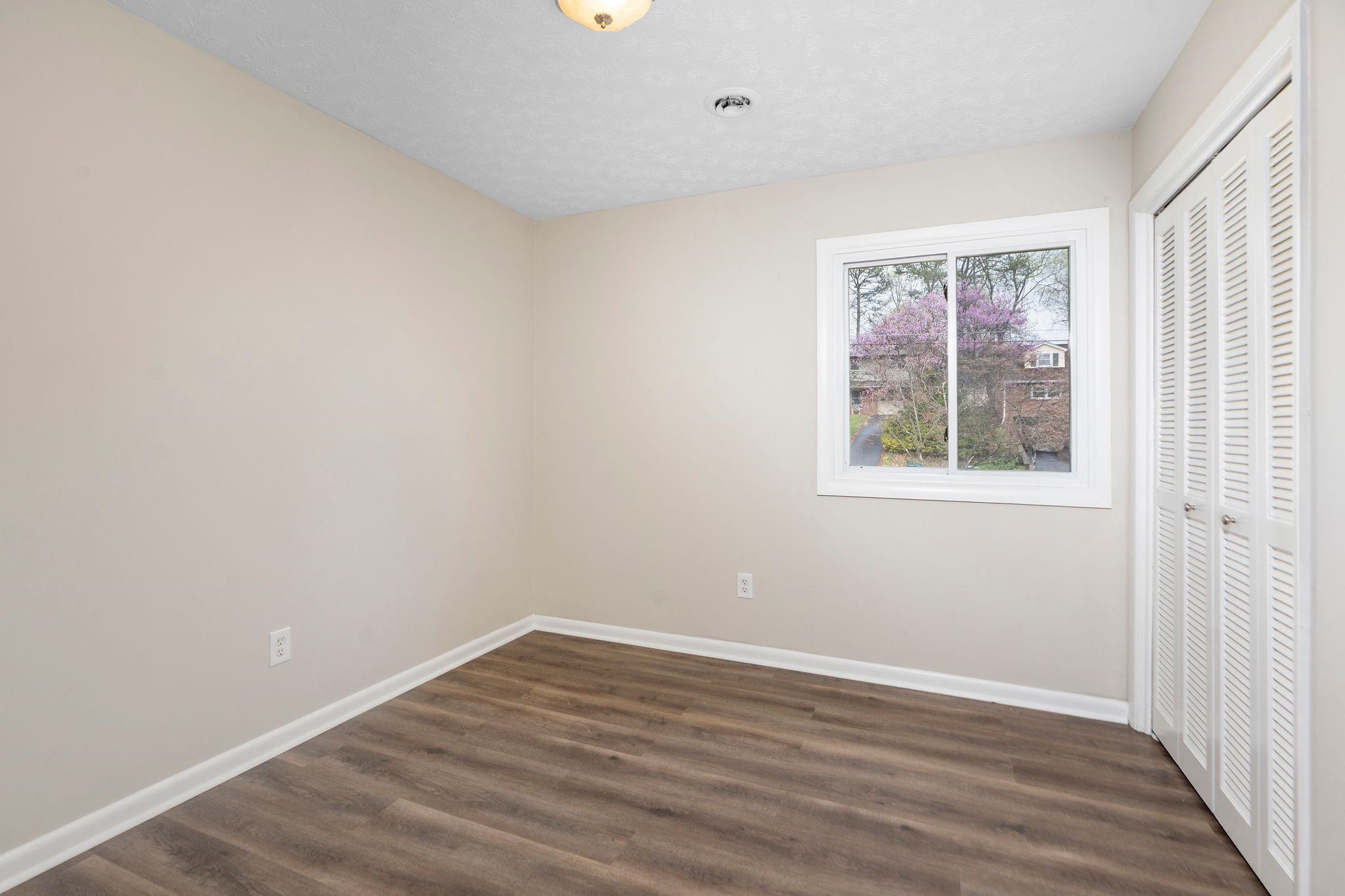 924 WASHINGTON AVE, WAYNESBORO, Virginia 22980, 5 Bedrooms Bedrooms, ,2 BathroomsBathrooms,Residential,924 WASHINGTON AVE,675415 MLS # 675415