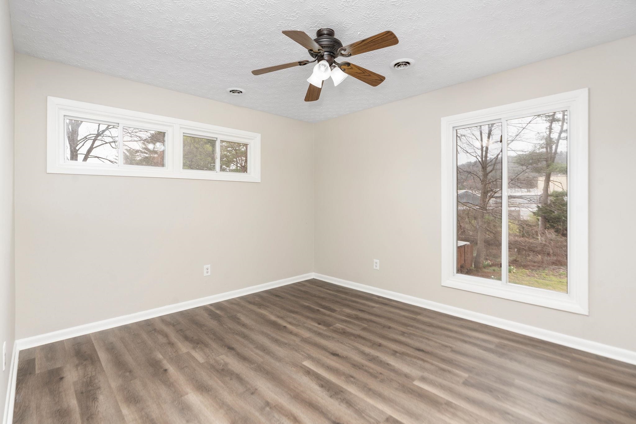 924 WASHINGTON AVE, WAYNESBORO, Virginia 22980, 5 Bedrooms Bedrooms, ,2 BathroomsBathrooms,Residential,924 WASHINGTON AVE,675415 MLS # 675415