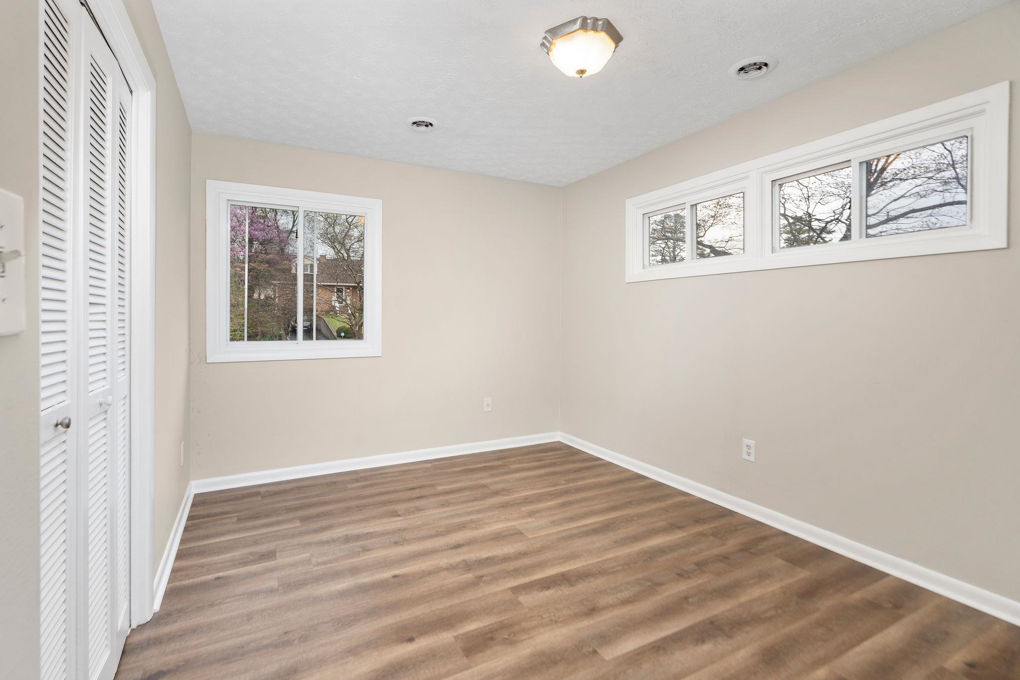 924 WASHINGTON AVE, WAYNESBORO, Virginia 22980, 5 Bedrooms Bedrooms, ,2 BathroomsBathrooms,Residential,924 WASHINGTON AVE,675415 MLS # 675415