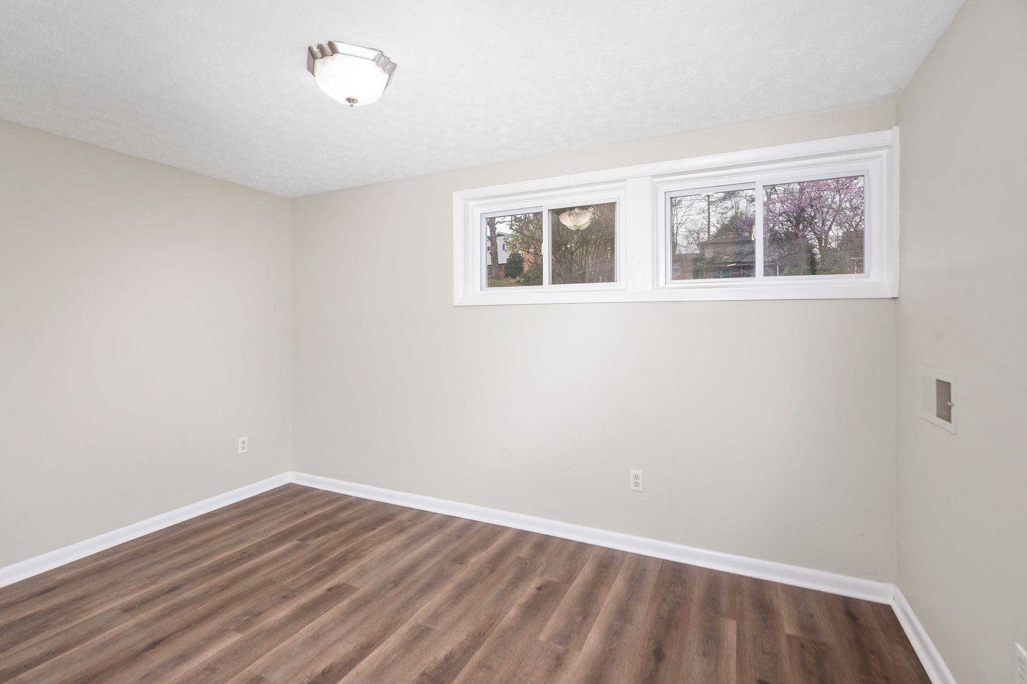 924 WASHINGTON AVE, WAYNESBORO, Virginia 22980, 5 Bedrooms Bedrooms, ,2 BathroomsBathrooms,Residential,924 WASHINGTON AVE,675415 MLS # 675415