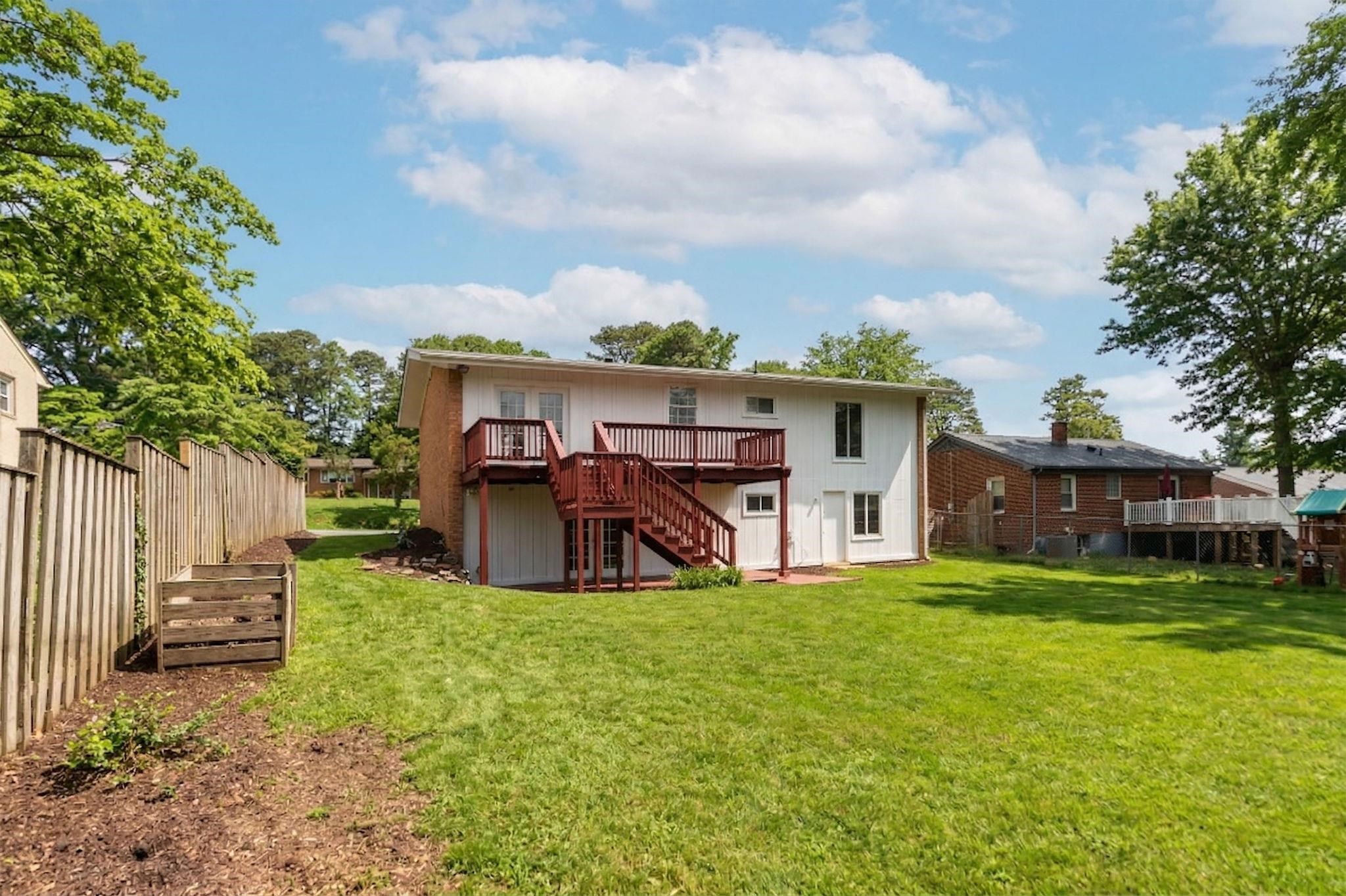 924 WASHINGTON AVE, WAYNESBORO, Virginia 22980, 5 Bedrooms Bedrooms, ,2 BathroomsBathrooms,Residential,924 WASHINGTON AVE,675415 MLS # 675415