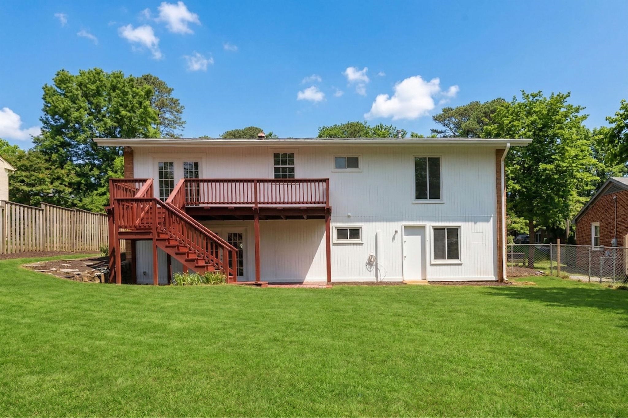 924 WASHINGTON AVE, WAYNESBORO, Virginia 22980, 5 Bedrooms Bedrooms, ,2 BathroomsBathrooms,Residential,924 WASHINGTON AVE,675415 MLS # 675415