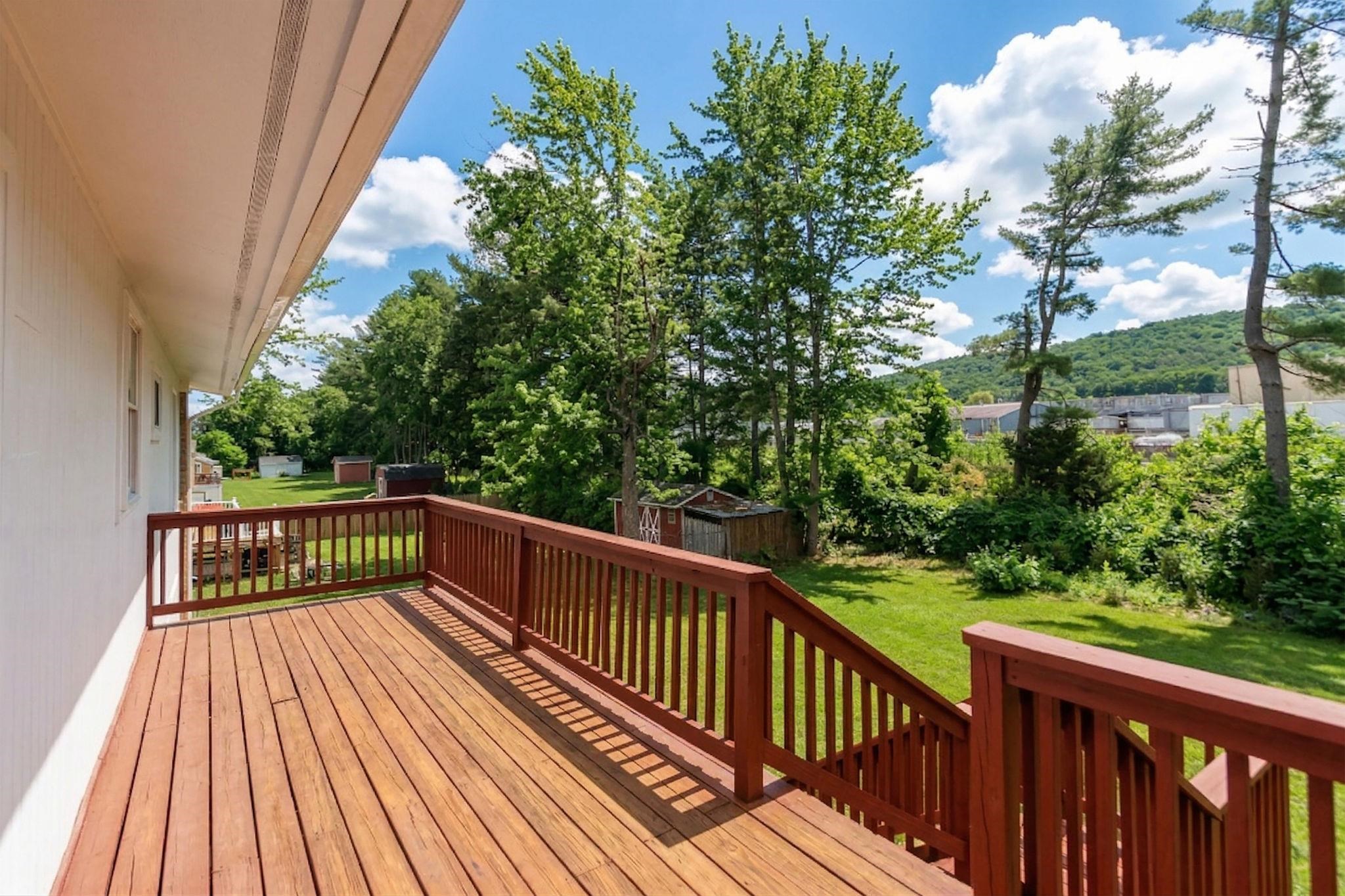 924 WASHINGTON AVE, WAYNESBORO, Virginia 22980, 5 Bedrooms Bedrooms, ,2 BathroomsBathrooms,Residential,924 WASHINGTON AVE,675415 MLS # 675415