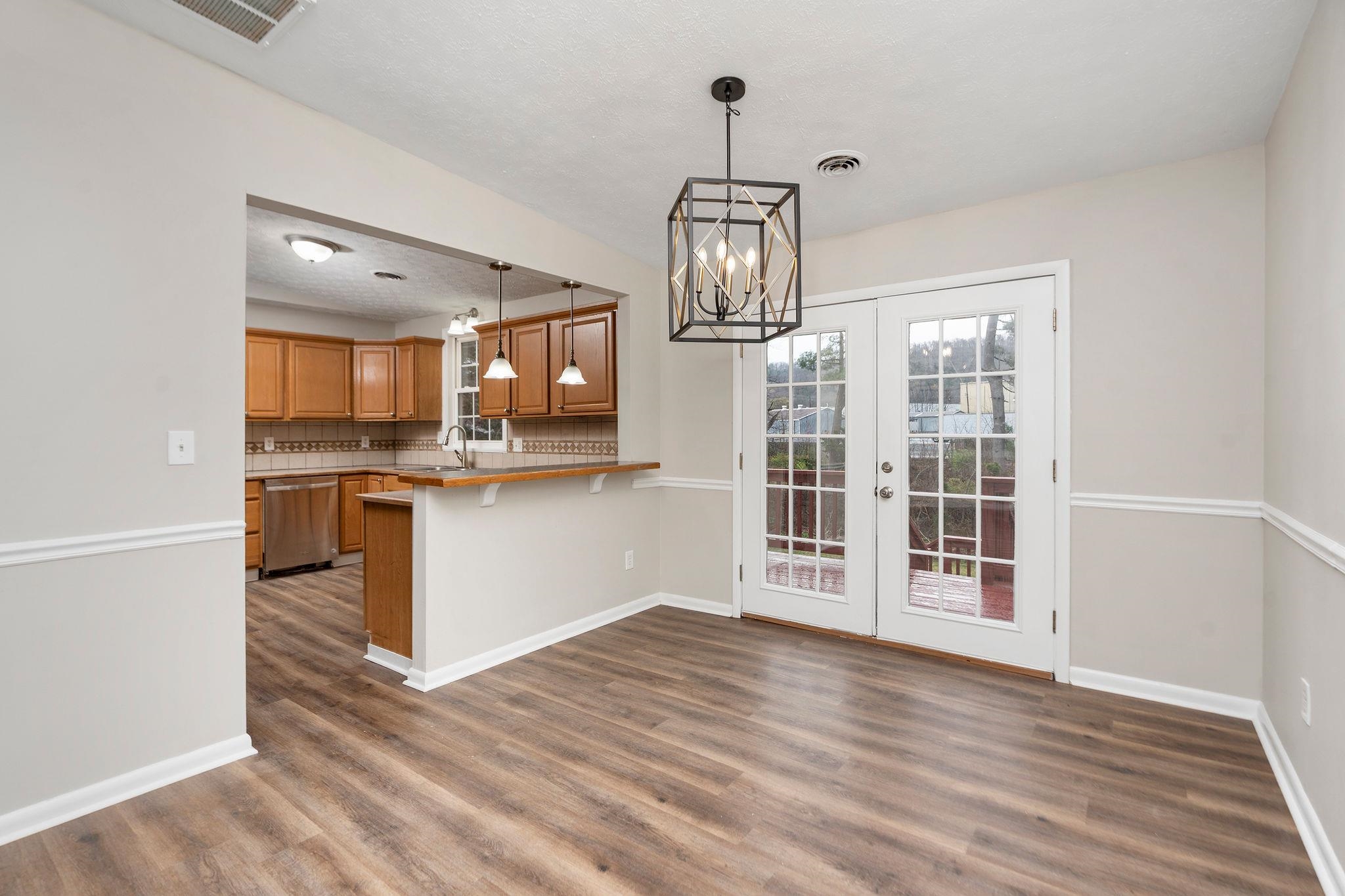 924 WASHINGTON AVE, WAYNESBORO, Virginia 22980, 5 Bedrooms Bedrooms, ,2 BathroomsBathrooms,Residential,924 WASHINGTON AVE,675415 MLS # 675415