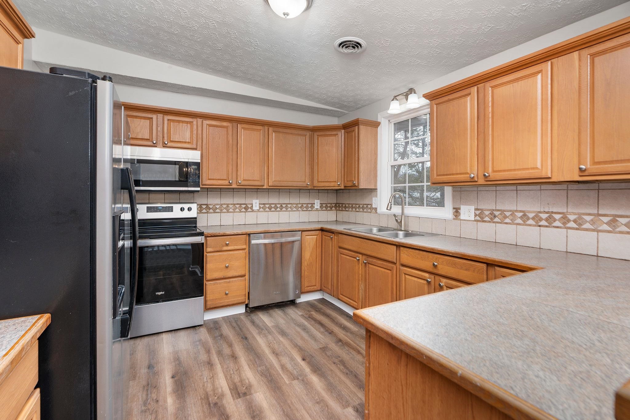 924 WASHINGTON AVE, WAYNESBORO, Virginia 22980, 5 Bedrooms Bedrooms, ,2 BathroomsBathrooms,Residential,924 WASHINGTON AVE,675415 MLS # 675415