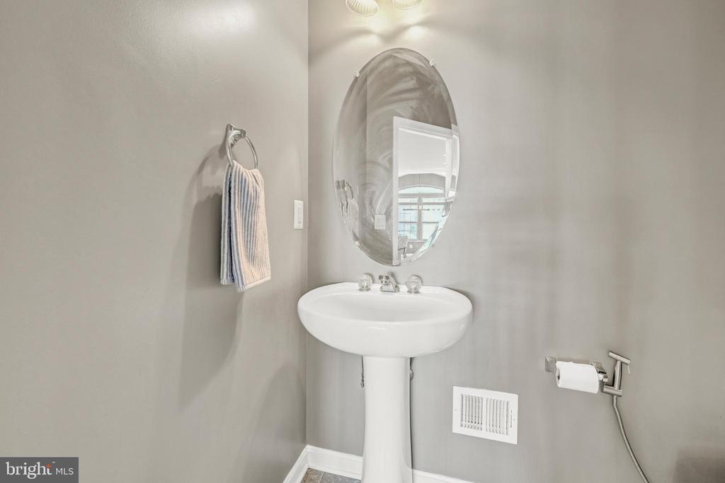 6101 BLACK OAK CT, FREDERICKSBURG, Virginia 22407, 5 Bedrooms Bedrooms, ,3 BathroomsBathrooms,Residential,6101 BLACK OAK CT,VASP2039430 MLS # VASP2039430