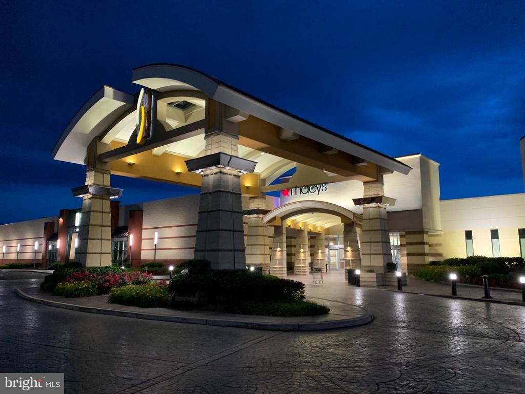 6101 BLACK OAK CT, FREDERICKSBURG, Virginia 22407, 5 Bedrooms Bedrooms, ,3 BathroomsBathrooms,Residential,6101 BLACK OAK CT,VASP2039430 MLS # VASP2039430