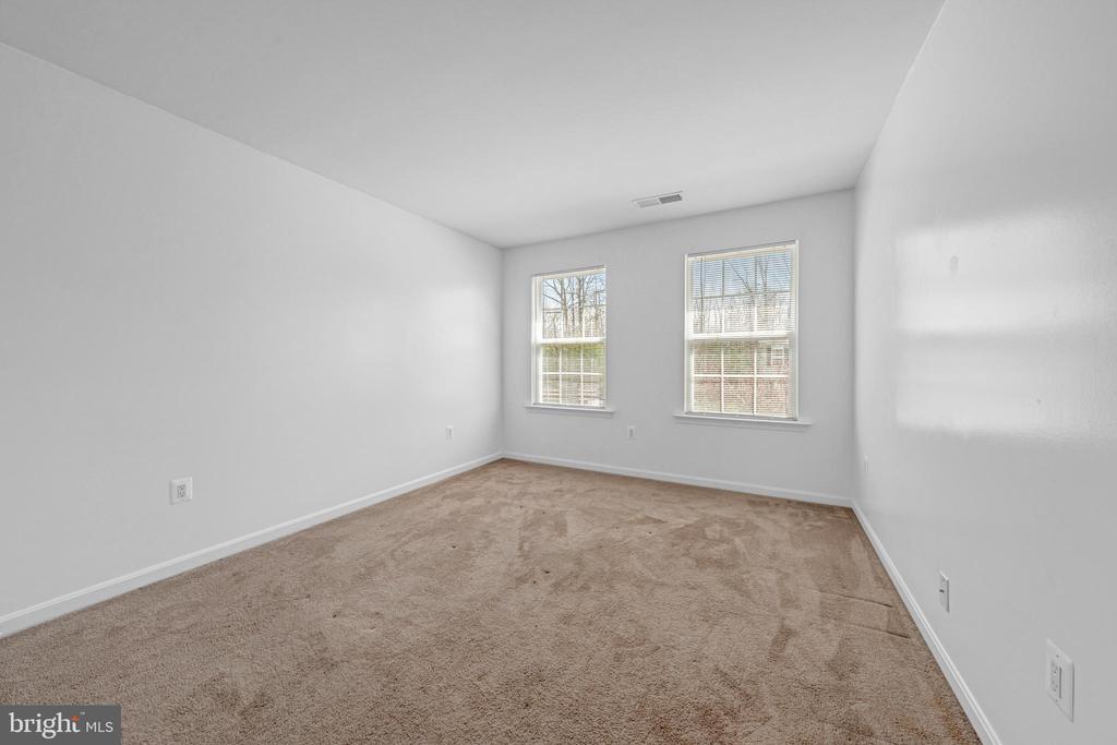 6101 BLACK OAK CT, FREDERICKSBURG, Virginia 22407, 5 Bedrooms Bedrooms, ,3 BathroomsBathrooms,Residential,6101 BLACK OAK CT,VASP2039430 MLS # VASP2039430