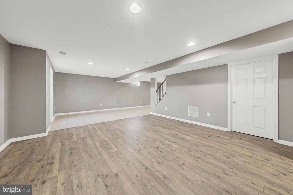 6101 BLACK OAK CT, FREDERICKSBURG, Virginia 22407, 5 Bedrooms Bedrooms, ,3 BathroomsBathrooms,Residential,6101 BLACK OAK CT,VASP2039430 MLS # VASP2039430