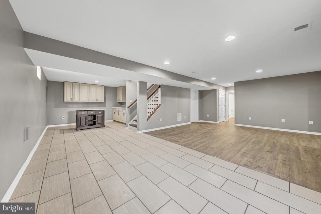 6101 BLACK OAK CT, FREDERICKSBURG, Virginia 22407, 5 Bedrooms Bedrooms, ,3 BathroomsBathrooms,Residential,6101 BLACK OAK CT,VASP2039430 MLS # VASP2039430