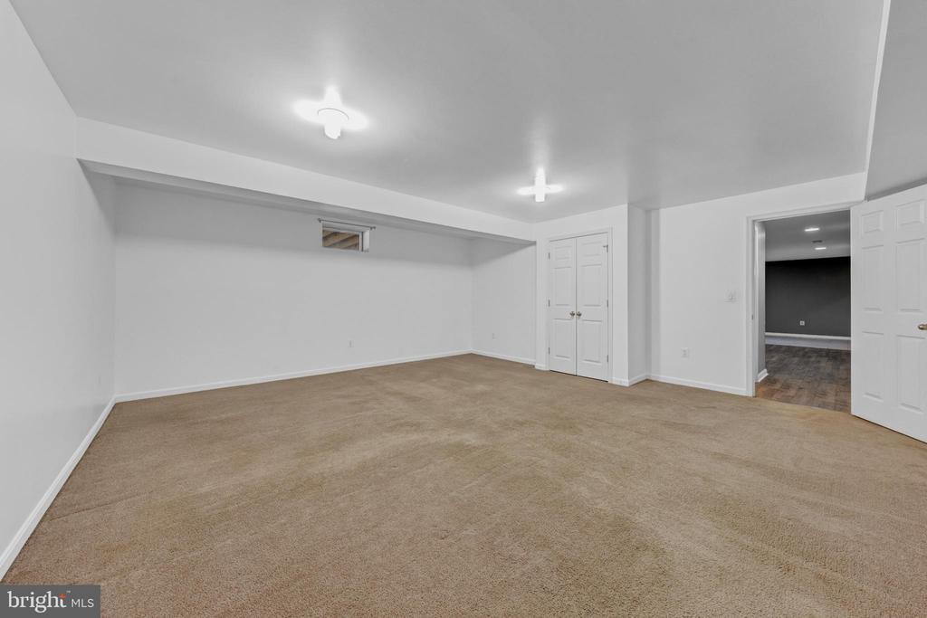 6101 BLACK OAK CT, FREDERICKSBURG, Virginia 22407, 5 Bedrooms Bedrooms, ,3 BathroomsBathrooms,Residential,6101 BLACK OAK CT,VASP2039430 MLS # VASP2039430