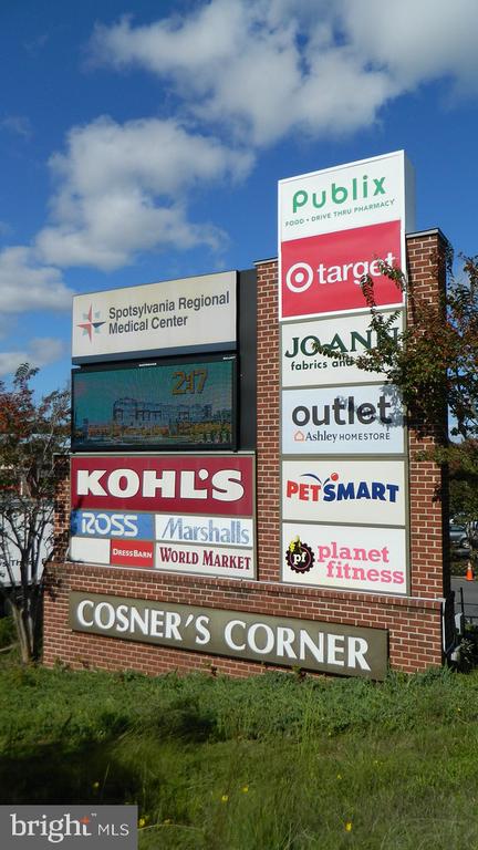 6101 BLACK OAK CT, FREDERICKSBURG, Virginia 22407, 5 Bedrooms Bedrooms, ,3 BathroomsBathrooms,Residential,6101 BLACK OAK CT,VASP2039430 MLS # VASP2039430