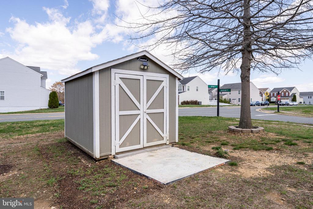 6101 BLACK OAK CT, FREDERICKSBURG, Virginia 22407, 5 Bedrooms Bedrooms, ,3 BathroomsBathrooms,Residential,6101 BLACK OAK CT,VASP2039430 MLS # VASP2039430