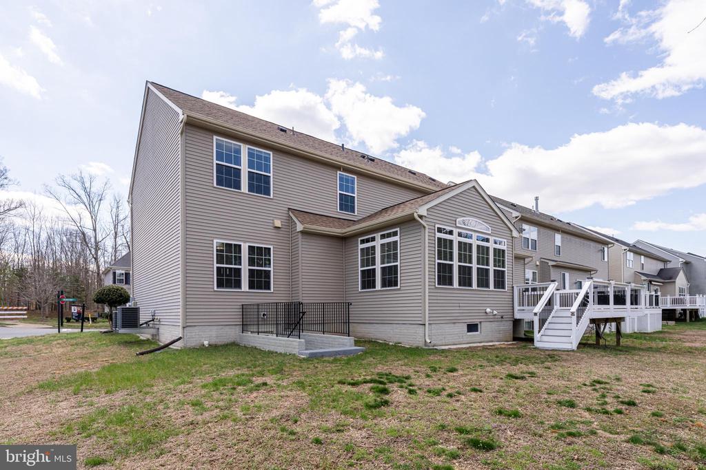 6101 BLACK OAK CT, FREDERICKSBURG, Virginia 22407, 5 Bedrooms Bedrooms, ,3 BathroomsBathrooms,Residential,6101 BLACK OAK CT,VASP2039430 MLS # VASP2039430