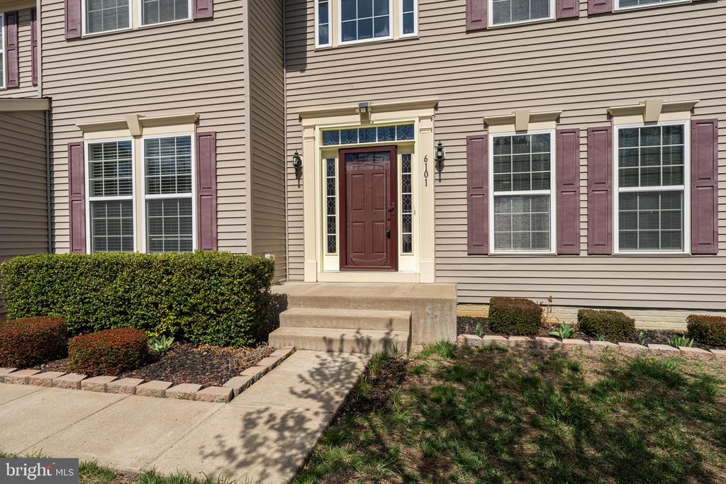 6101 BLACK OAK CT, FREDERICKSBURG, Virginia 22407, 5 Bedrooms Bedrooms, ,3 BathroomsBathrooms,Residential,6101 BLACK OAK CT,VASP2039430 MLS # VASP2039430