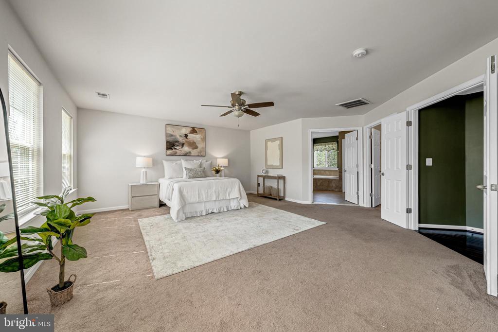 6101 BLACK OAK CT, FREDERICKSBURG, Virginia 22407, 5 Bedrooms Bedrooms, ,3 BathroomsBathrooms,Residential,6101 BLACK OAK CT,VASP2039430 MLS # VASP2039430