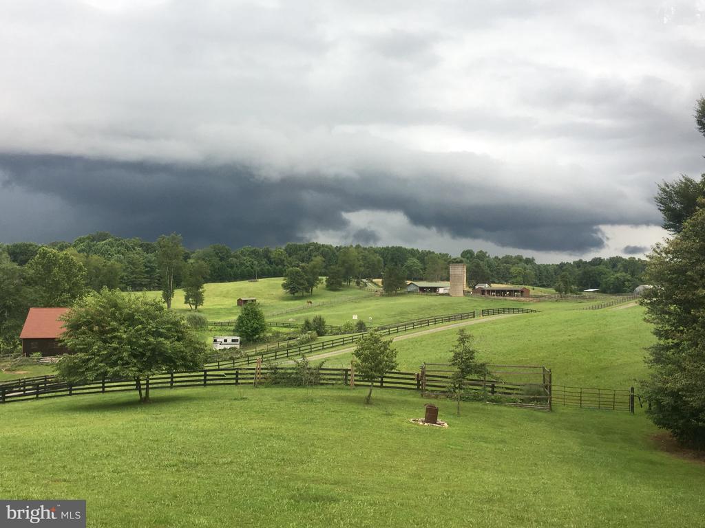 7747 RIVERSIDE FARM RD, MARSHALL, Virginia, 4 Bedrooms Bedrooms, ,3 BathroomsBathrooms,Residential,7747 RIVERSIDE FARM RD,VAFQ2021308 MLS # VAFQ2021308