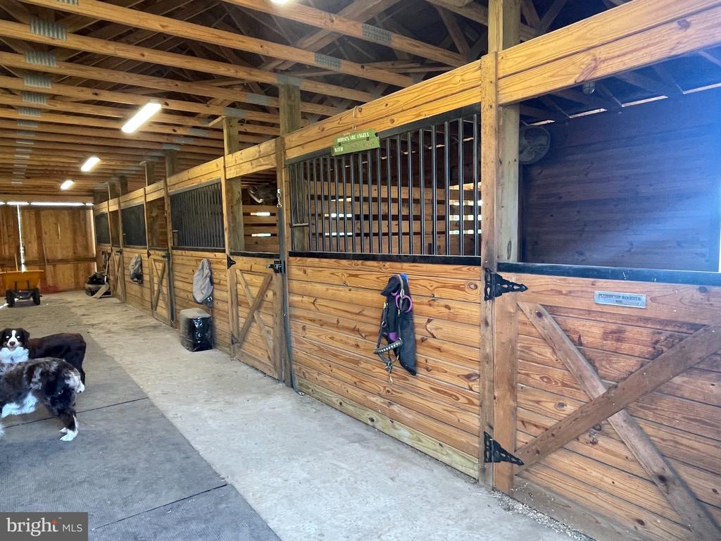 7747 RIVERSIDE FARM RD, MARSHALL, Virginia, 4 Bedrooms Bedrooms, ,3 BathroomsBathrooms,Residential,7747 RIVERSIDE FARM RD,VAFQ2021308 MLS # VAFQ2021308