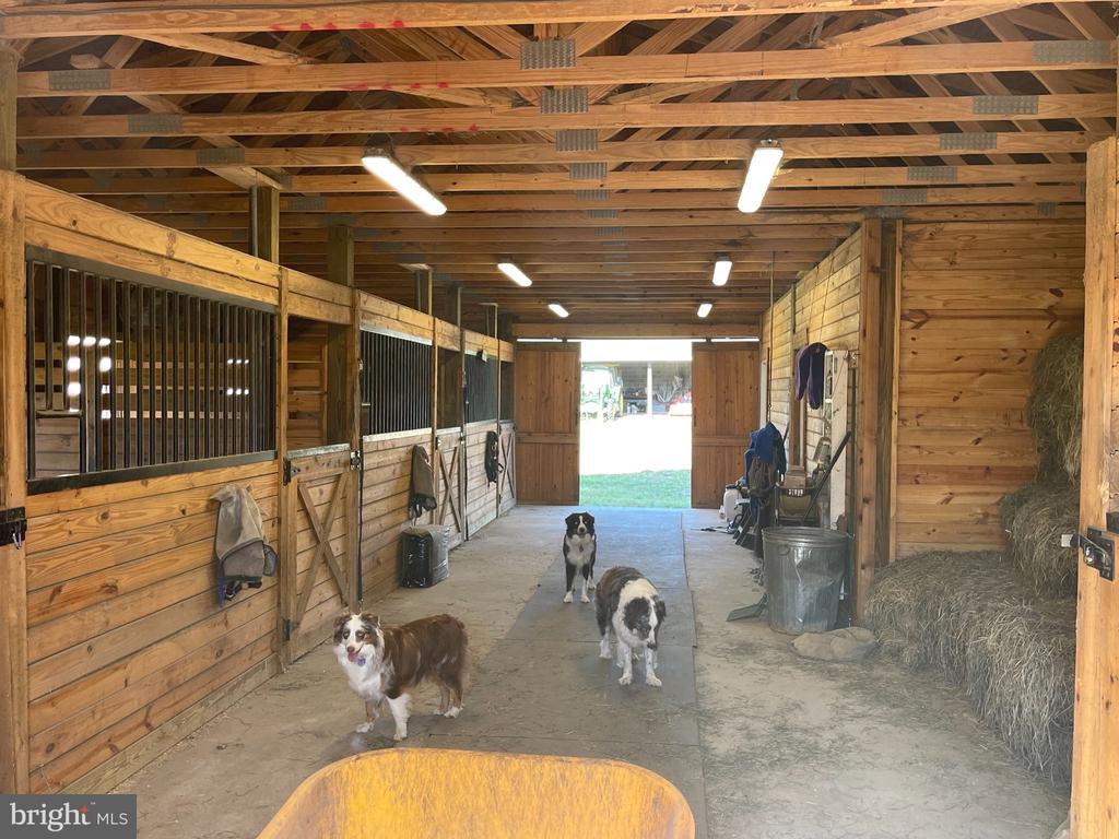 7747 RIVERSIDE FARM RD, MARSHALL, Virginia, 4 Bedrooms Bedrooms, ,3 BathroomsBathrooms,Residential,7747 RIVERSIDE FARM RD,VAFQ2021308 MLS # VAFQ2021308