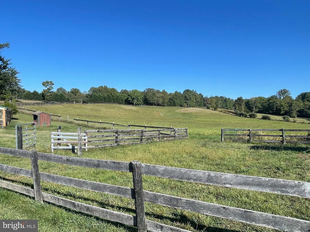 7747 RIVERSIDE FARM RD, MARSHALL, Virginia, 4 Bedrooms Bedrooms, ,3 BathroomsBathrooms,Residential,7747 RIVERSIDE FARM RD,VAFQ2021308 MLS # VAFQ2021308