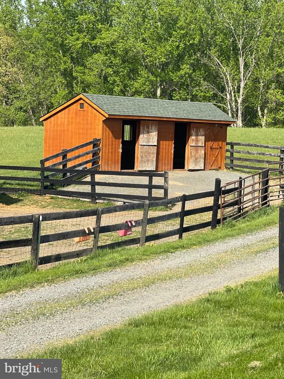 7747 RIVERSIDE FARM RD, MARSHALL, Virginia, 4 Bedrooms Bedrooms, ,3 BathroomsBathrooms,Residential,7747 RIVERSIDE FARM RD,VAFQ2021308 MLS # VAFQ2021308