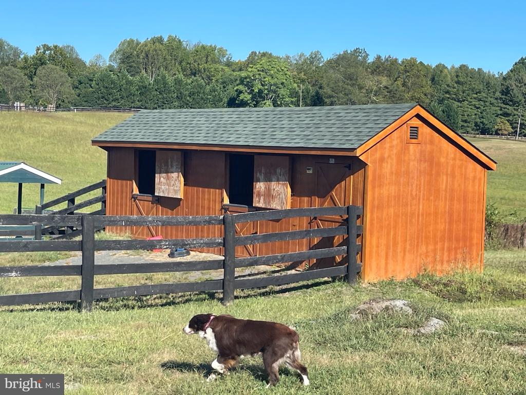 7747 RIVERSIDE FARM RD, MARSHALL, Virginia, 4 Bedrooms Bedrooms, ,3 BathroomsBathrooms,Residential,7747 RIVERSIDE FARM RD,VAFQ2021308 MLS # VAFQ2021308