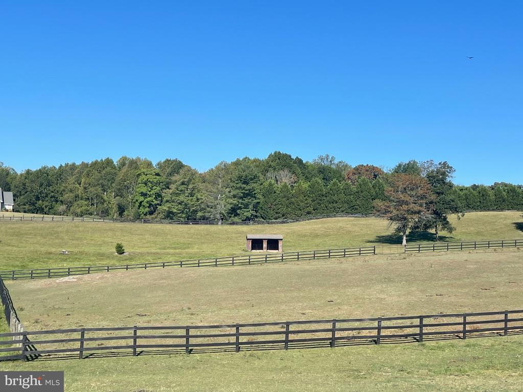 7747 RIVERSIDE FARM RD, MARSHALL, Virginia, 4 Bedrooms Bedrooms, ,3 BathroomsBathrooms,Residential,7747 RIVERSIDE FARM RD,VAFQ2021308 MLS # VAFQ2021308