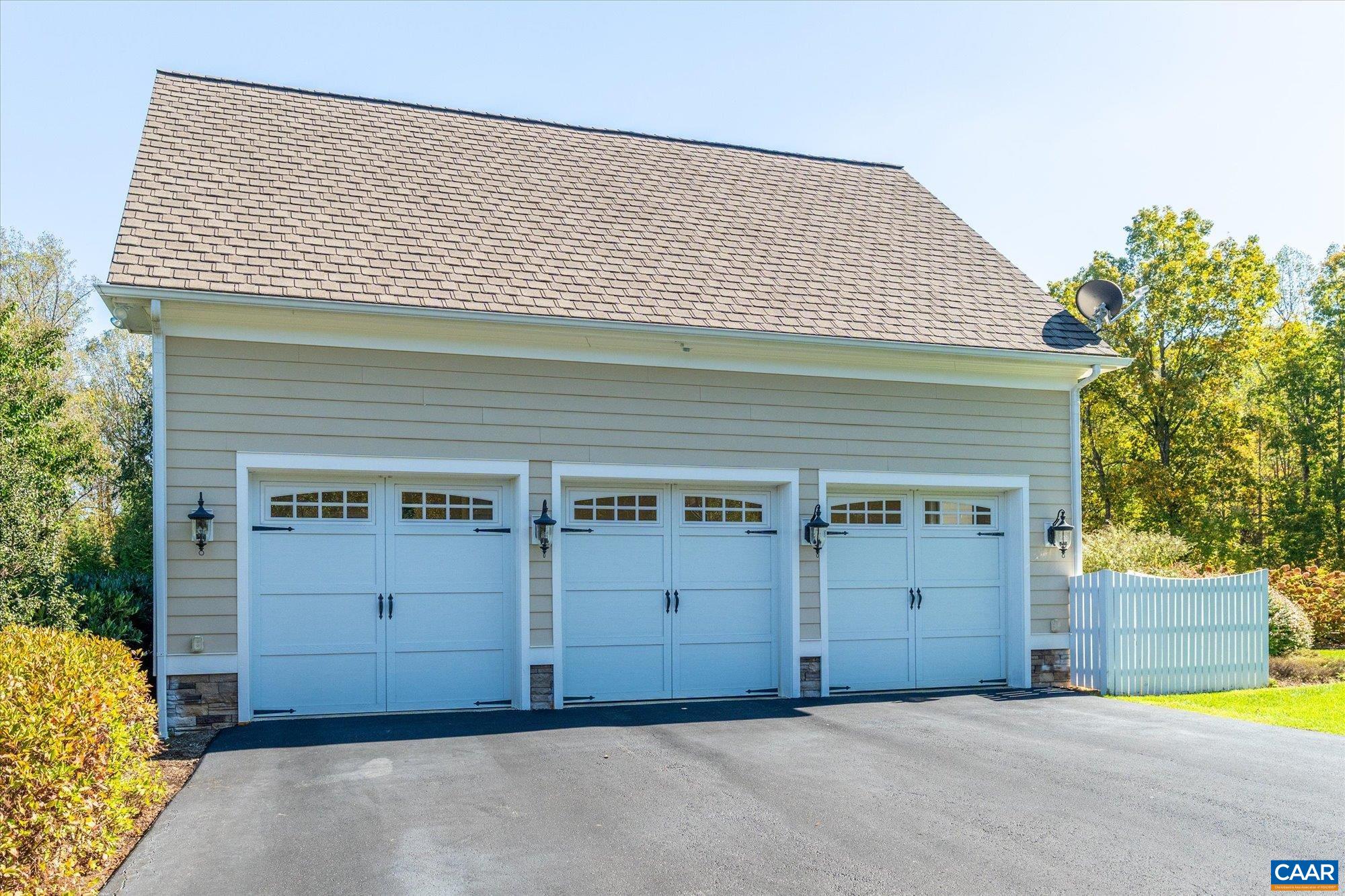 585 CHESAPEAKE BAY PL, CHARLOTTESVILLE, Virginia 22903, 7 Bedrooms Bedrooms, ,6 BathroomsBathrooms,Residential,585 CHESAPEAKE BAY PL,675197 MLS # 675197