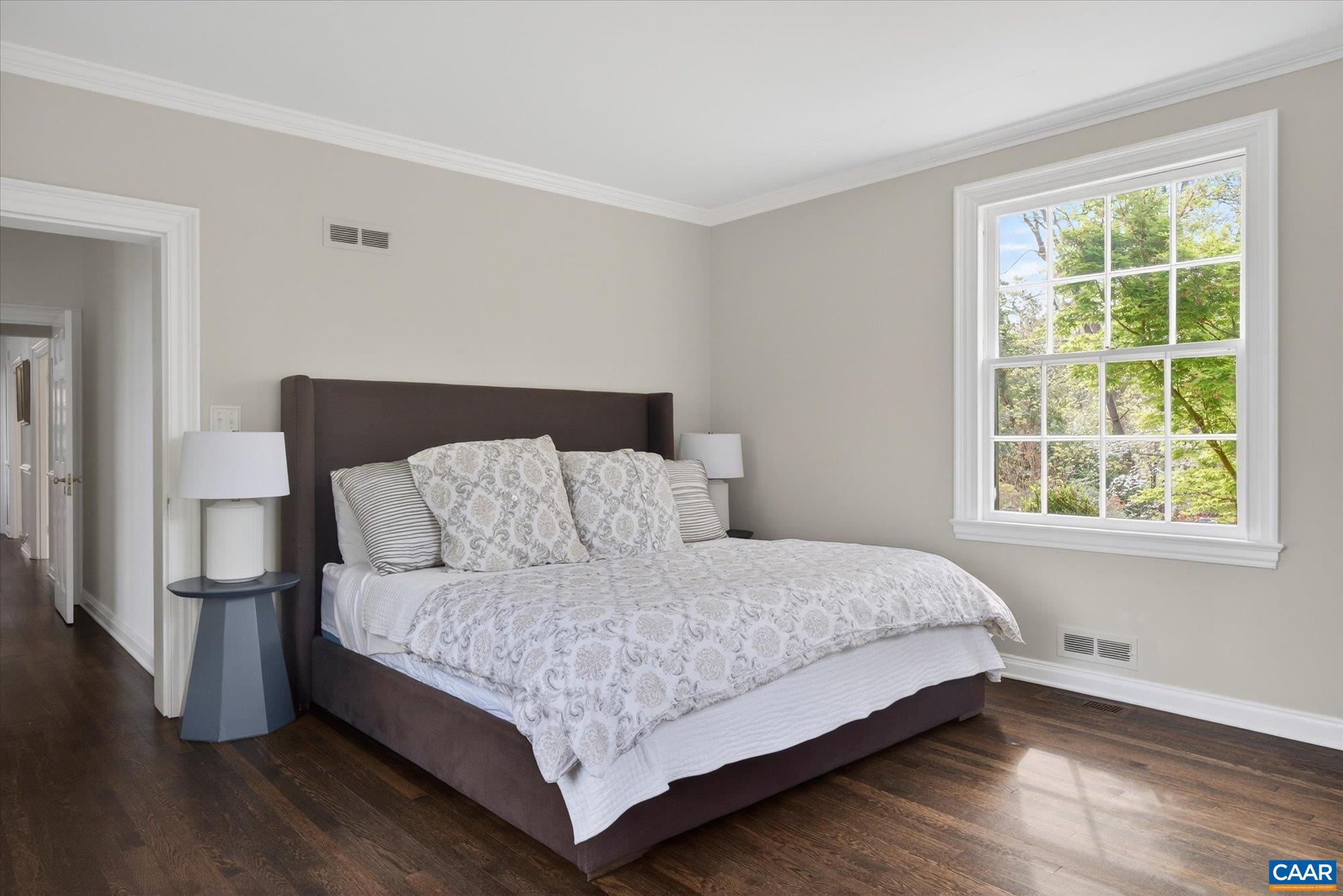 1st floor bedroom suite ideal for guests