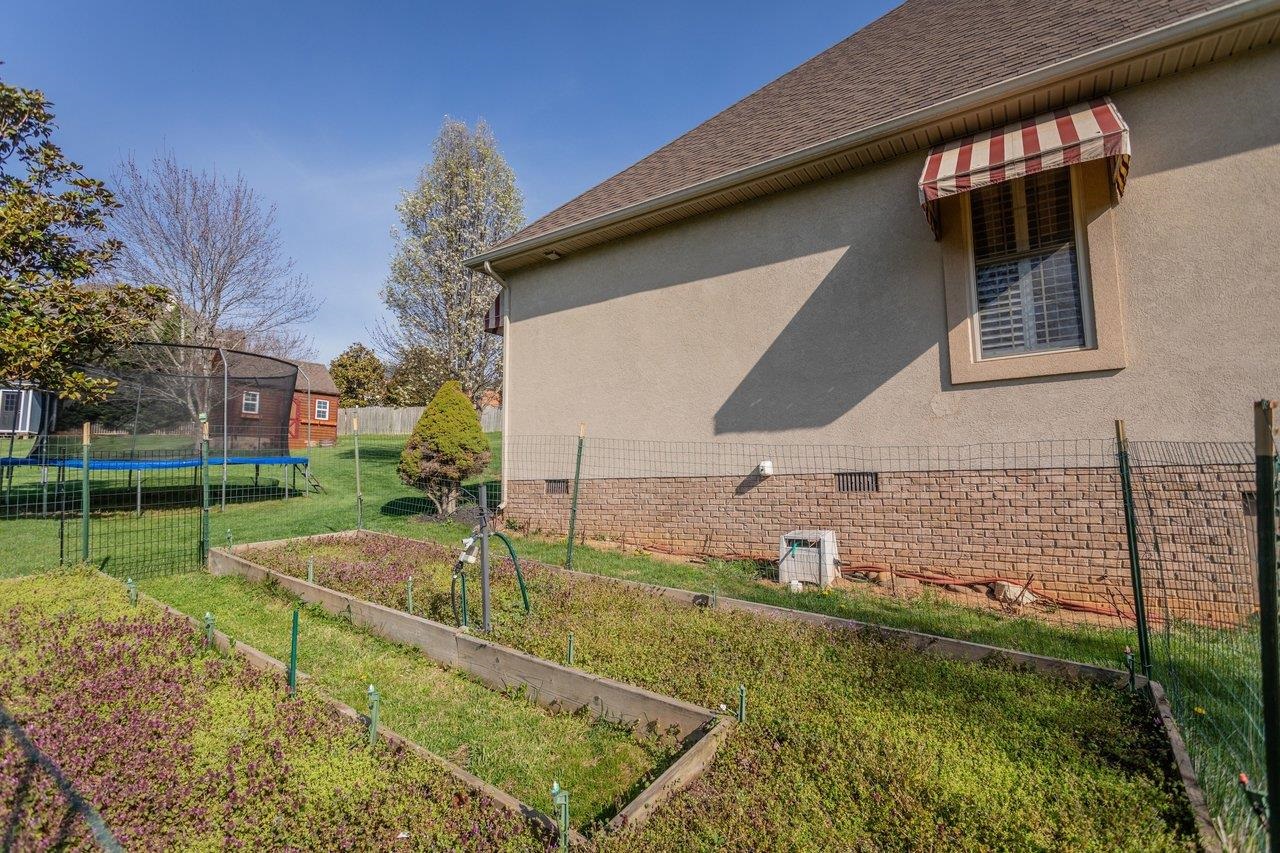 580 REGIMENT RD, PENN LAIRD, Virginia 22846, 5 Bedrooms Bedrooms, ,3 BathroomsBathrooms,Residential,580 REGIMENT RD,675421 MLS # 675421