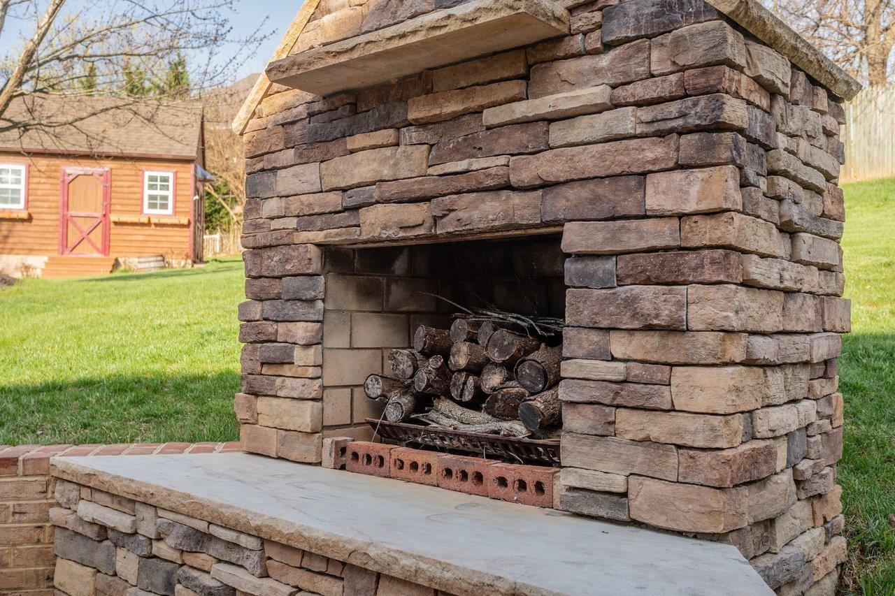 580 REGIMENT RD, PENN LAIRD, Virginia 22846, 5 Bedrooms Bedrooms, ,3 BathroomsBathrooms,Residential,580 REGIMENT RD,675421 MLS # 675421