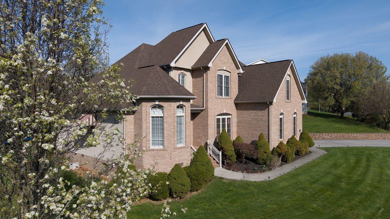 580 REGIMENT RD, PENN LAIRD, Virginia 22846, 5 Bedrooms Bedrooms, ,3 BathroomsBathrooms,Residential,580 REGIMENT RD,675421 MLS # 675421