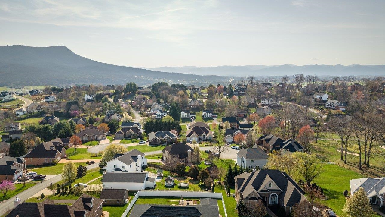 580 REGIMENT RD, PENN LAIRD, Virginia 22846, 5 Bedrooms Bedrooms, ,3 BathroomsBathrooms,Residential,580 REGIMENT RD,675421 MLS # 675421