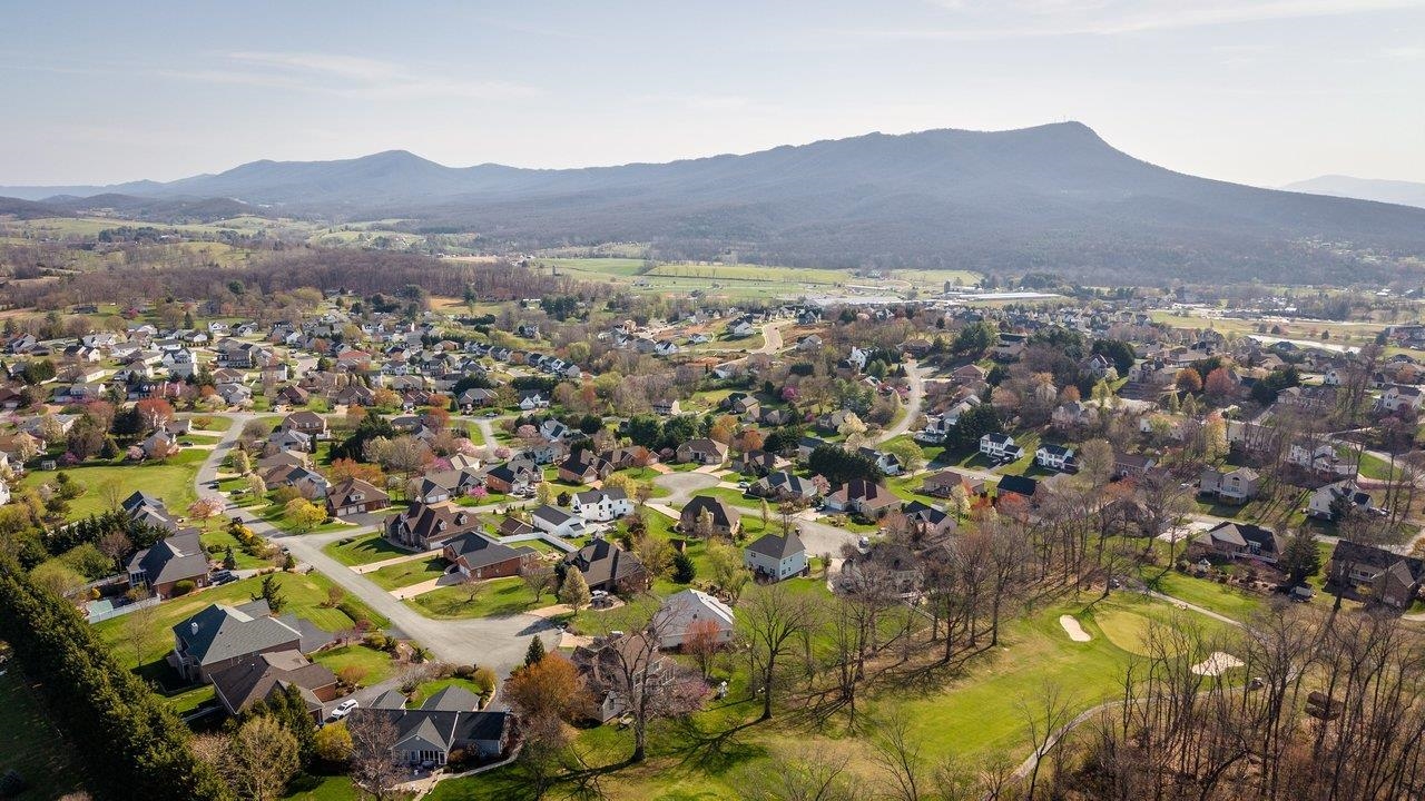 580 REGIMENT RD, PENN LAIRD, Virginia 22846, 5 Bedrooms Bedrooms, ,3 BathroomsBathrooms,Residential,580 REGIMENT RD,675421 MLS # 675421