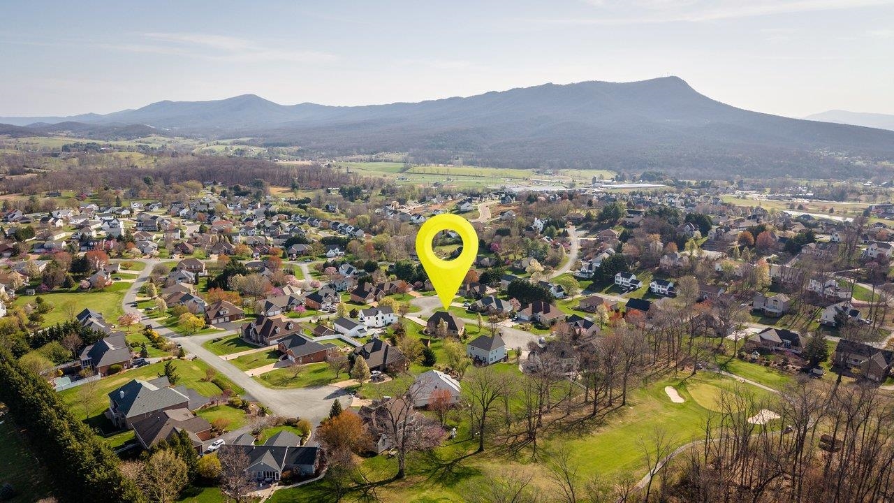 580 REGIMENT RD, PENN LAIRD, Virginia 22846, 5 Bedrooms Bedrooms, ,3 BathroomsBathrooms,Residential,580 REGIMENT RD,675421 MLS # 675421