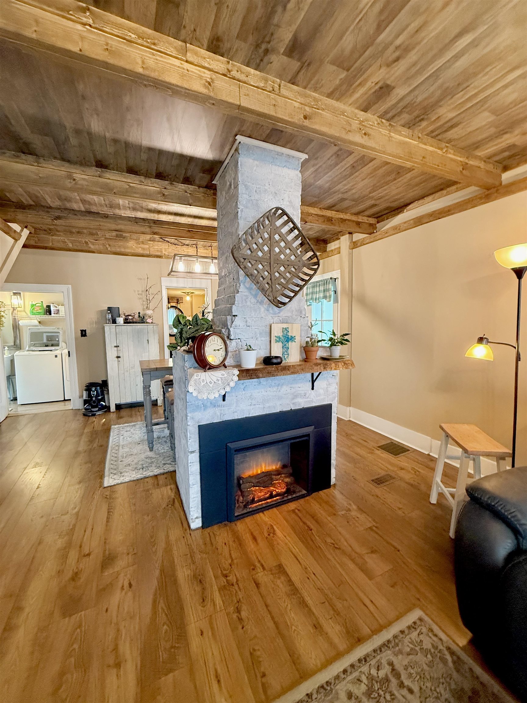 15385 EVERGREEN VALLEY RD, TIMBERVILLE, Virginia 22853, 5 Bedrooms Bedrooms, ,2 BathroomsBathrooms,Residential,15385 EVERGREEN VALLEY RD,675423 MLS # 675423