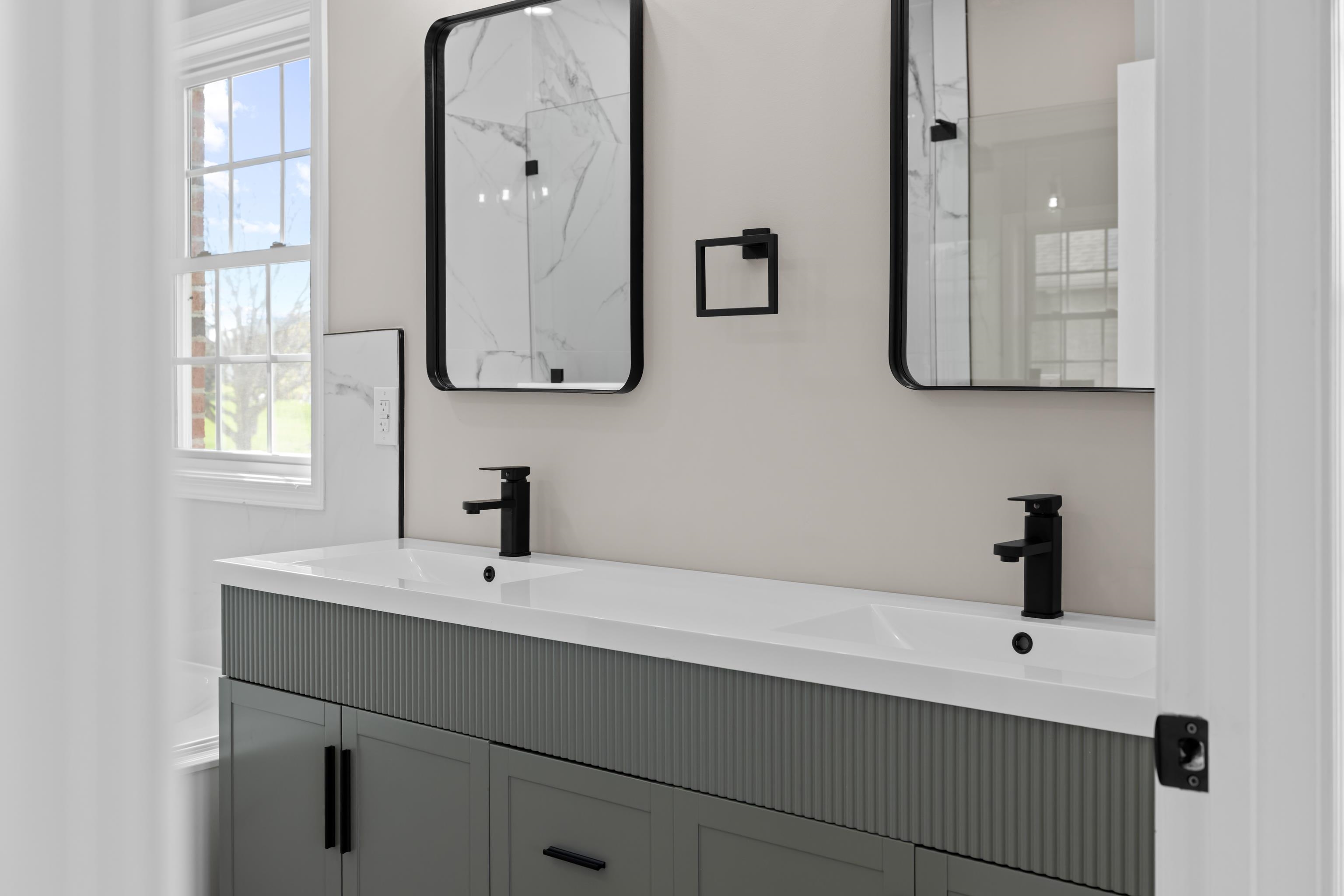 320 PETROS DR, WAYNESBORO, Virginia 22980, 4 Bedrooms Bedrooms, ,2 BathroomsBathrooms,Residential,320 PETROS DR,675442 MLS # 675442 320 PETROS DR, WAYNESBORO, Virginia 22980, 4 Bedrooms Bedrooms, ,2 BathroomsBathrooms,Residential,320 PETROS DR,675442 MLS # 675442