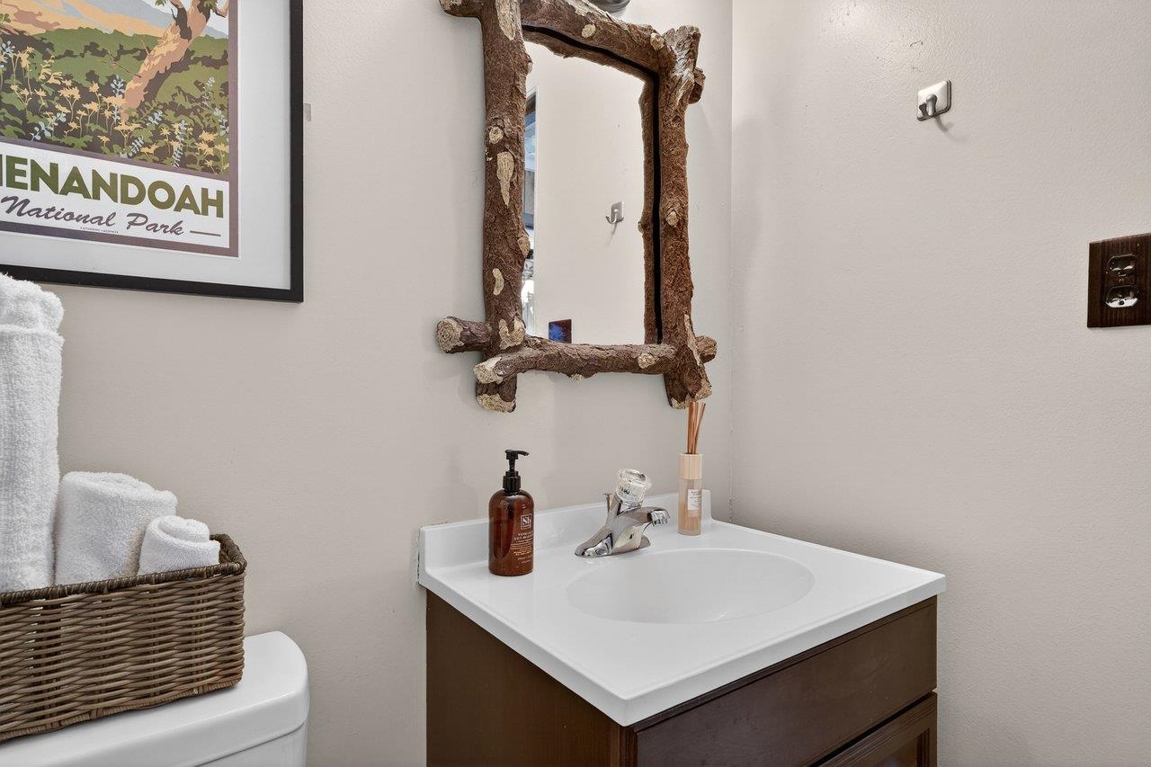 189 SANDSTONE LN, NEW MARKET, Virginia 22844, 2 Bedrooms Bedrooms, ,1 BathroomBathrooms,Residential,189 SANDSTONE LN,675452 MLS # 675452 189 SANDSTONE LN, NEW MARKET, Virginia 22844, 2 Bedrooms Bedrooms, ,1 BathroomBathrooms,Residential,189 SANDSTONE LN,675452 MLS # 675452