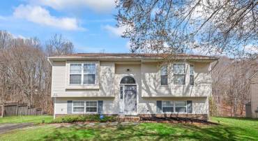 5707 STONE MEADOW DR, FREDERICKSBURG, Virginia 22407, 3 Bedrooms Bedrooms, ,2 BathroomsBathrooms,Residential,5707 STONE MEADOW DR,VASP2040210 MLS # VASP2040210