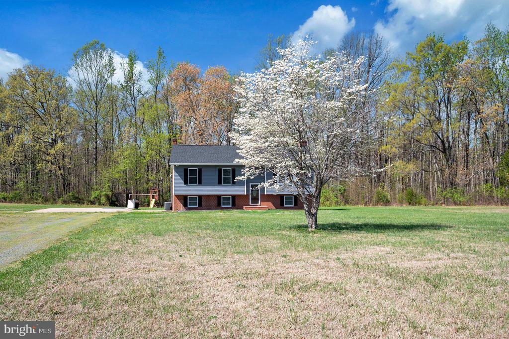 13452 POST OAK RD, SPOTSYLVANIA, Virginia 22551, 4 Bedrooms Bedrooms, ,2 BathroomsBathrooms,Residential,13452 POST OAK RD,VASP2040622 MLS # VASP2040622