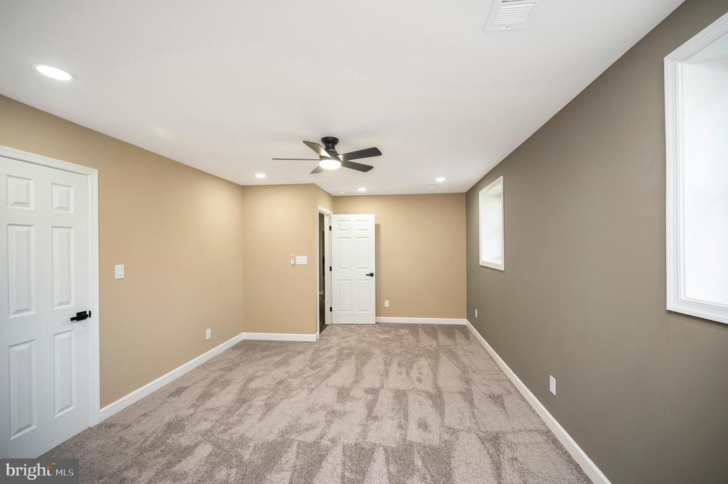 13452 POST OAK RD, SPOTSYLVANIA, Virginia 22551, 4 Bedrooms Bedrooms, ,2 BathroomsBathrooms,Residential,13452 POST OAK RD,VASP2040622 MLS # VASP2040622