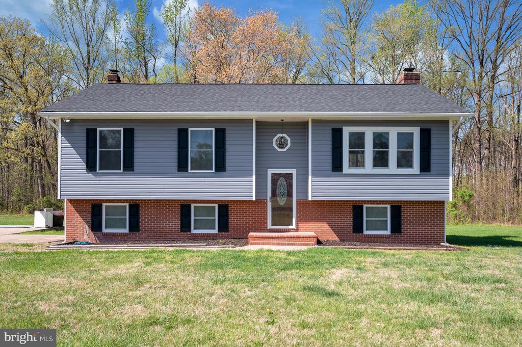 13452 POST OAK RD, SPOTSYLVANIA, Virginia 22551, 4 Bedrooms Bedrooms, ,2 BathroomsBathrooms,Residential,13452 POST OAK RD,VASP2040622 MLS # VASP2040622