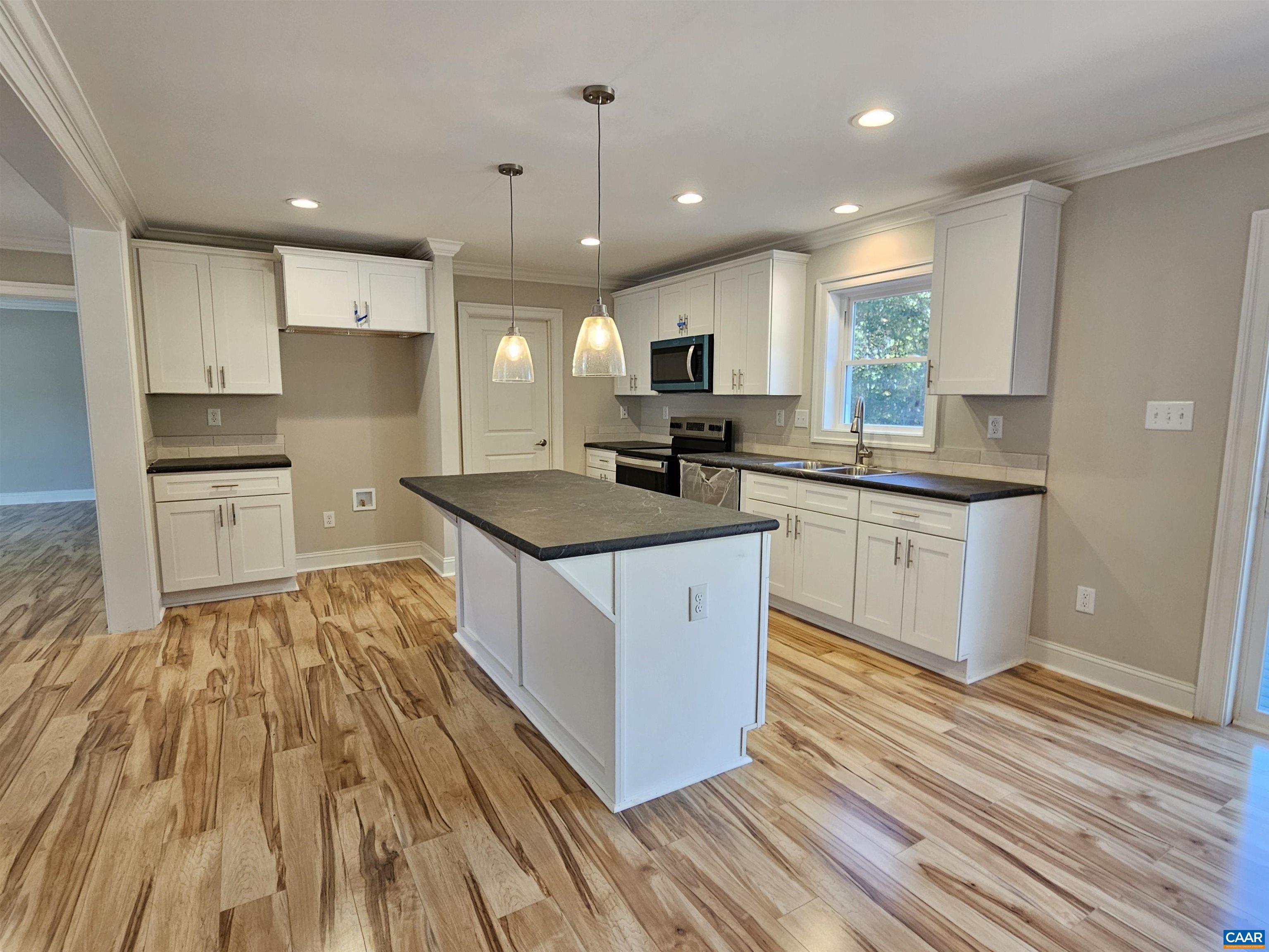 121 SHARPS CREEK DR, SCOTTSVILLE, Virginia 24590, 3 Bedrooms Bedrooms, ,2 BathroomsBathrooms,Residential,121 SHARPS CREEK DR,675455 MLS # 675455