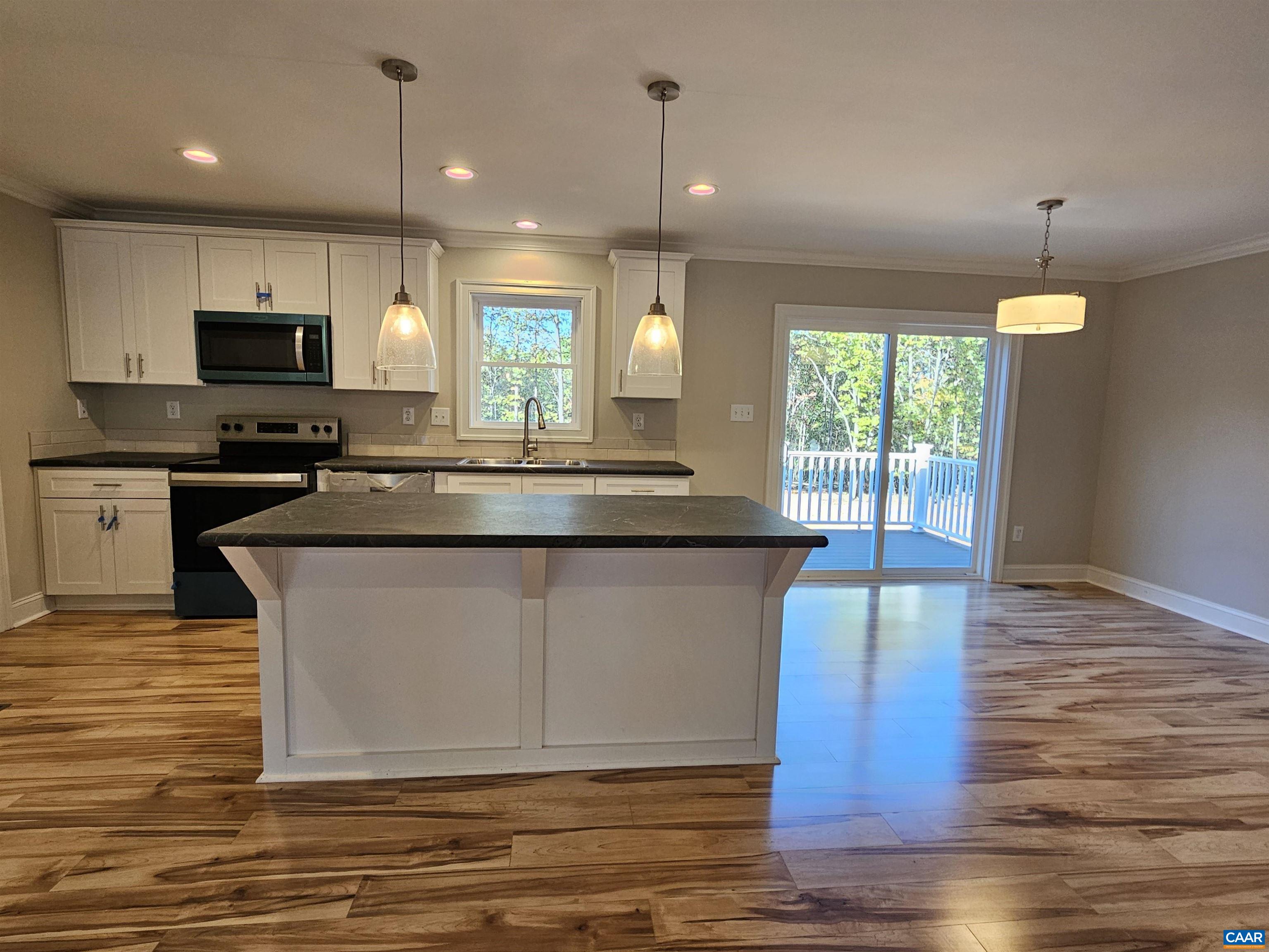 121 SHARPS CREEK DR, SCOTTSVILLE, Virginia 24590, 3 Bedrooms Bedrooms, ,2 BathroomsBathrooms,Residential,121 SHARPS CREEK DR,675455 MLS # 675455