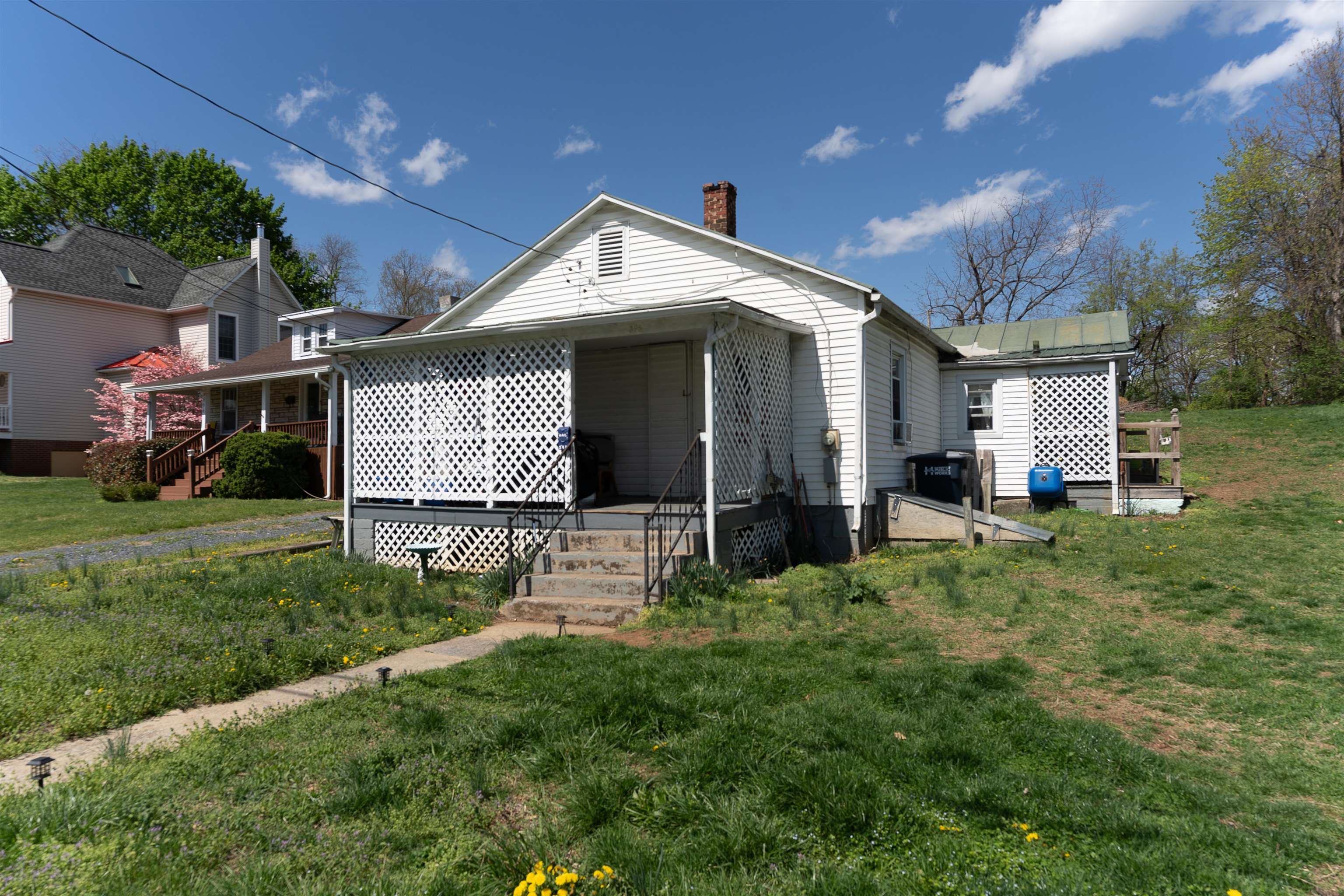 398 FRANKLIN ST, HARRISONBURG, Virginia 22801, 2 Bedrooms Bedrooms, ,1 BathroomBathrooms,Residential,398 FRANKLIN ST,675459 MLS # 675459