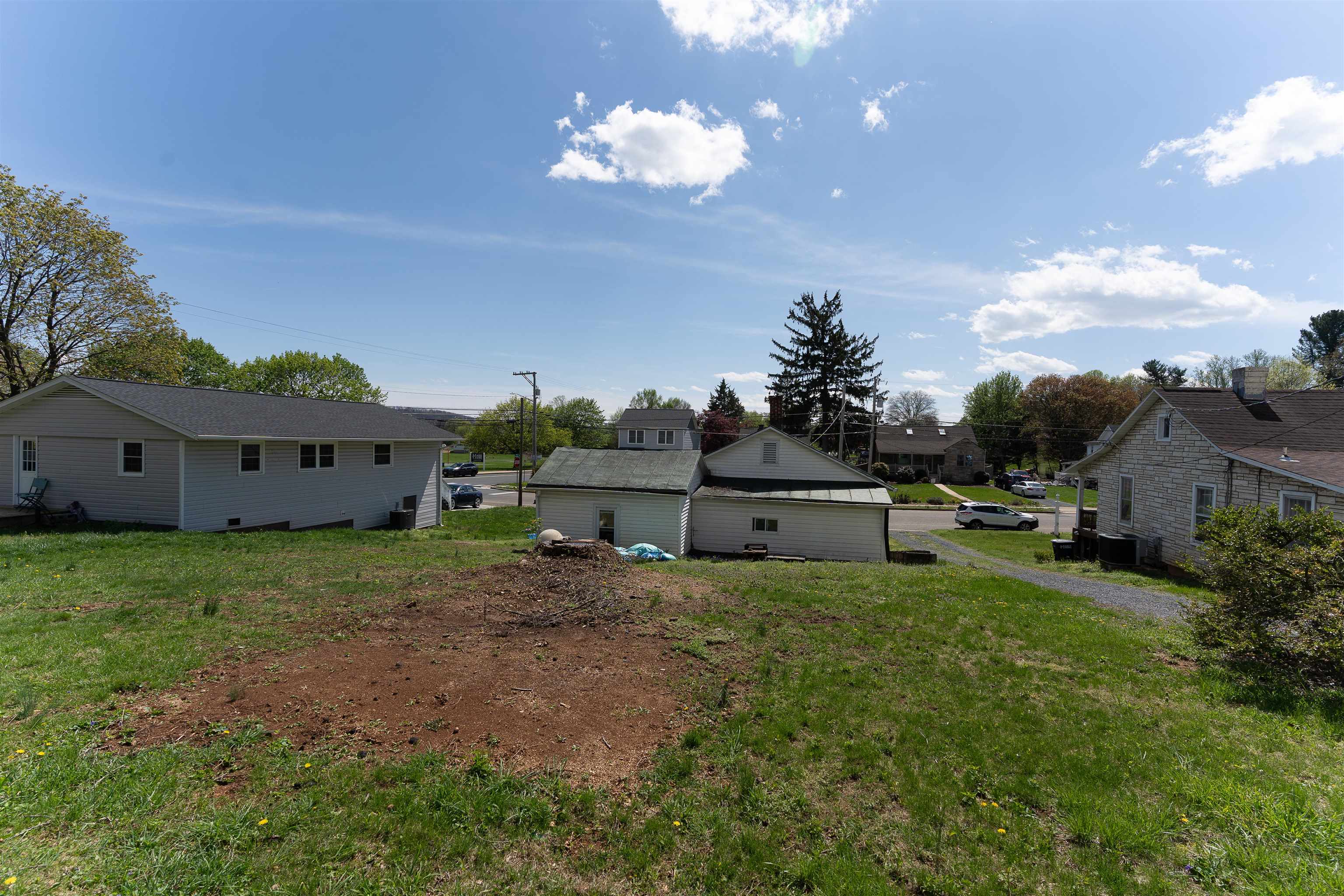 398 FRANKLIN ST, HARRISONBURG, Virginia 22801, 2 Bedrooms Bedrooms, ,1 BathroomBathrooms,Residential,398 FRANKLIN ST,675459 MLS # 675459