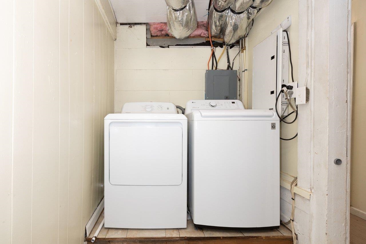 317 W 12TH ST, WAYNESBORO, Virginia 22980, 3 Bedrooms Bedrooms, ,2 BathroomsBathrooms,Residential,317 W 12TH ST,675469 MLS # 675469