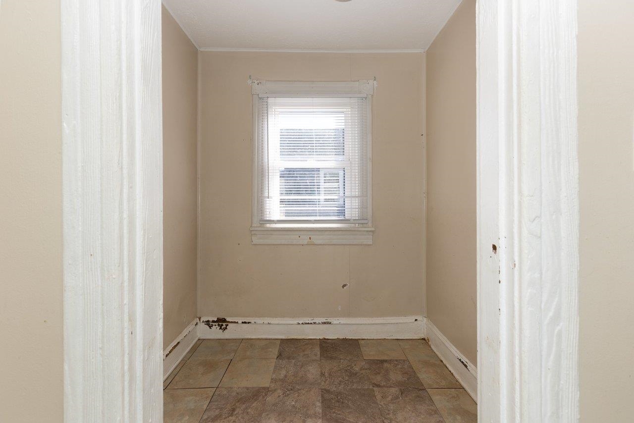 317 W 12TH ST, WAYNESBORO, Virginia 22980, 3 Bedrooms Bedrooms, ,2 BathroomsBathrooms,Residential,317 W 12TH ST,675469 MLS # 675469